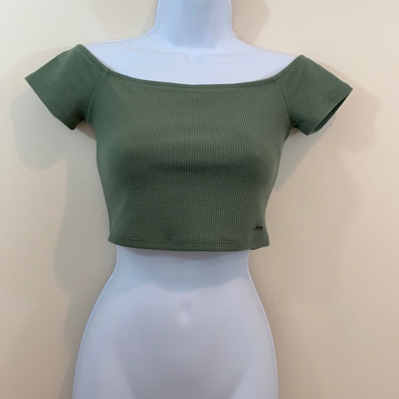 Hollister Tops - Hollister Short Sleeve Crop Shirt  Size S